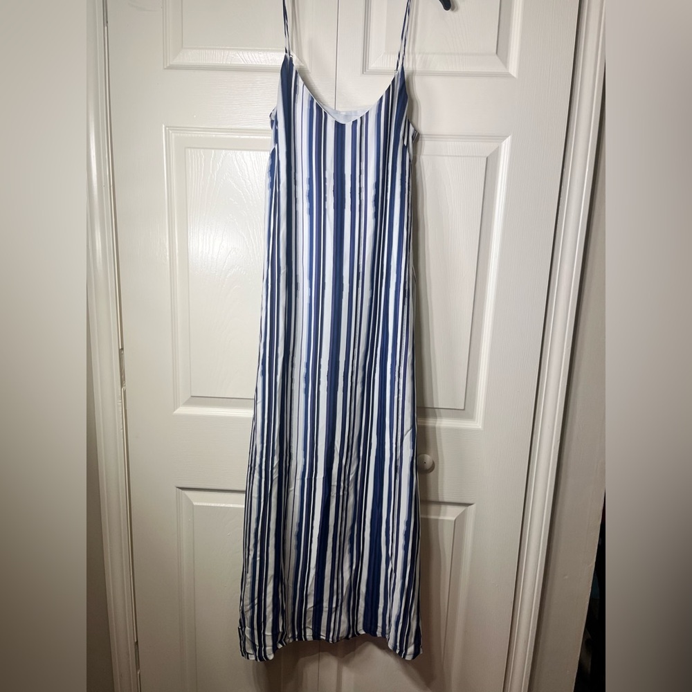 Amour Vert Women's Blue and White‎ Maxi Dress